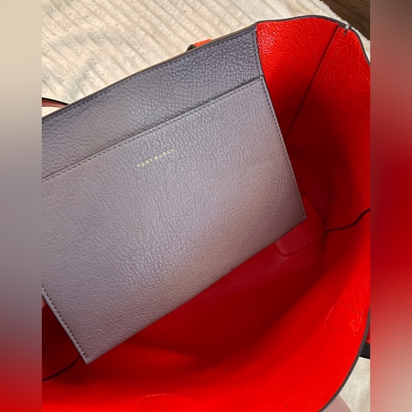 Tory Burch Perry Tote & Wristlet - Excellent condition - Picture 4 of 11